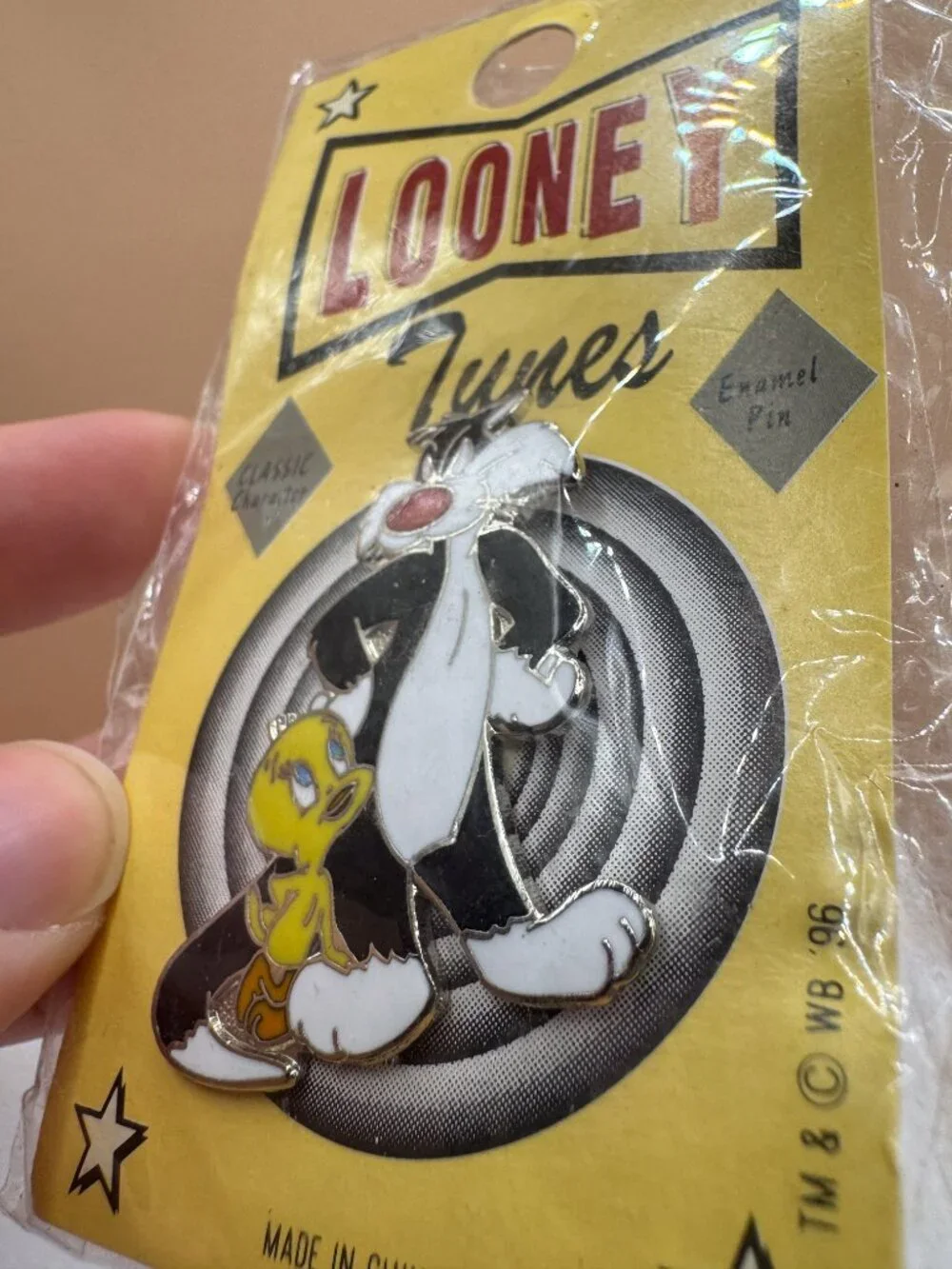 Vintage 1996 Looney Tunes Sylvester & Tweety Enamel Pin NOS Warner Bros
